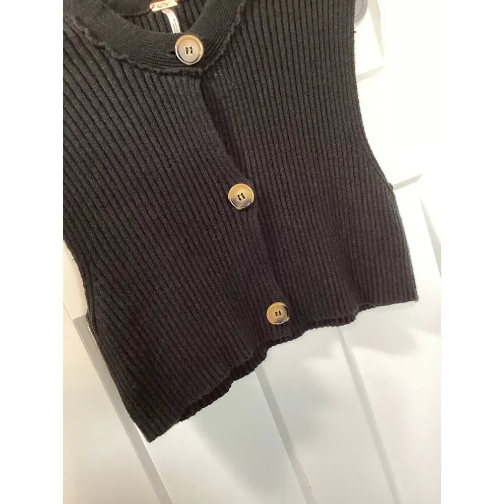 Free People Women's Button Front Naiome Micro Ribbed Cropped Vest Black SZ Large